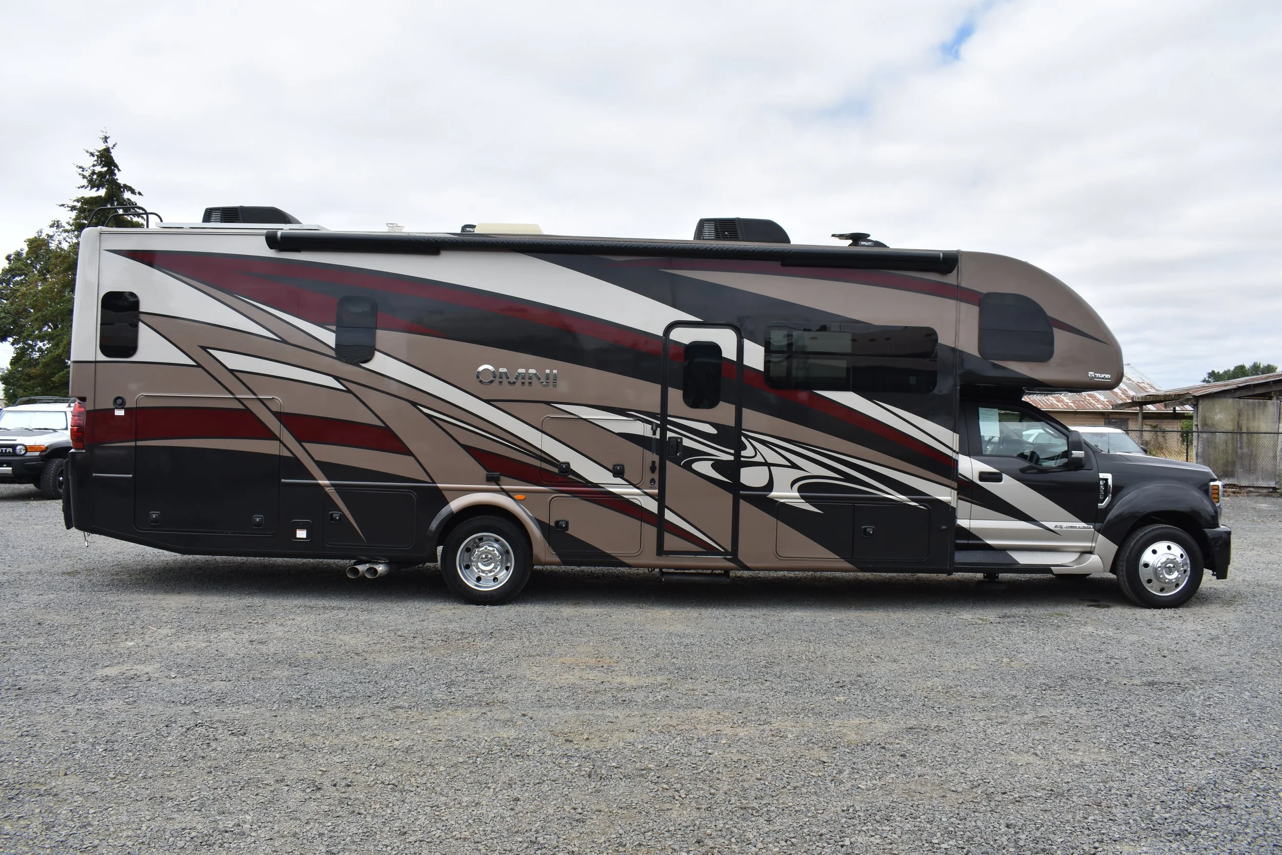 2019 THOR OMNI BB35 37'