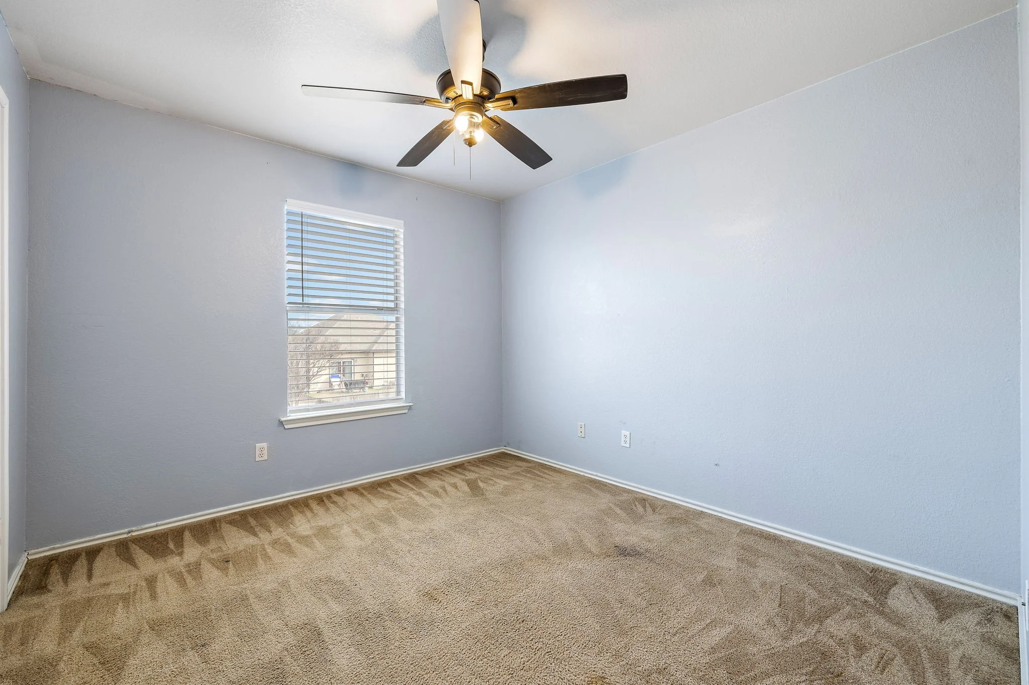 22-web-or-mls-114 Almquist St KCP 021826 - 28.jpg