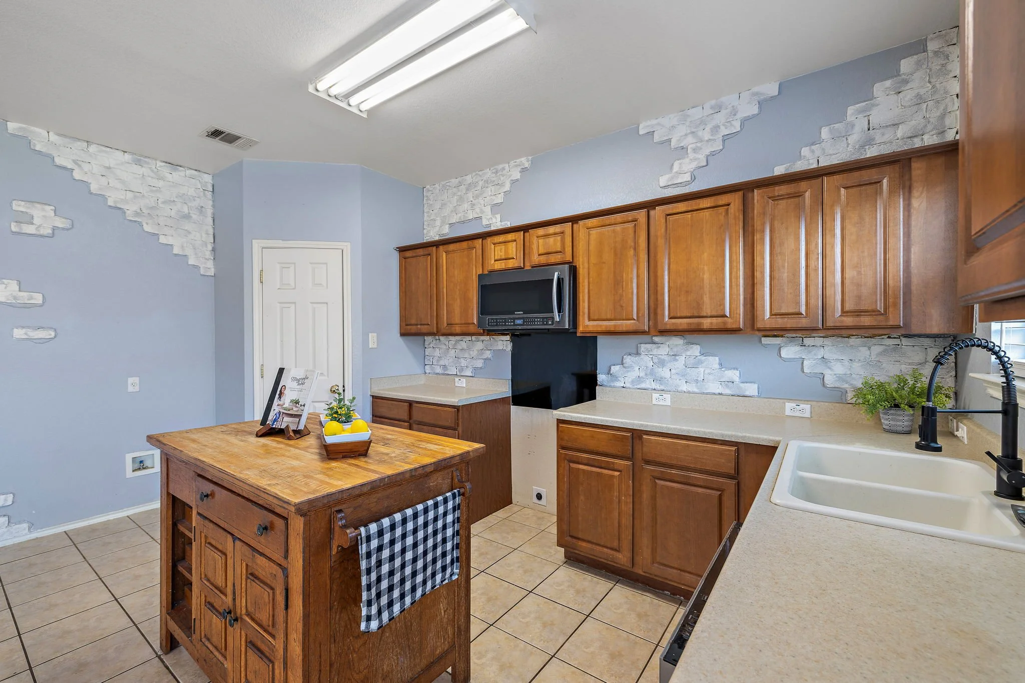 13-web-or-mls-114 Almquist St KCP 021826 - 131.jpg