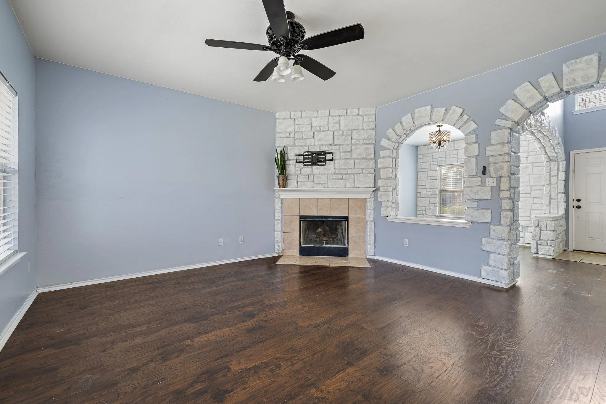 6-web-or-mls-114 Almquist St KCP 021826 - 88.jpg