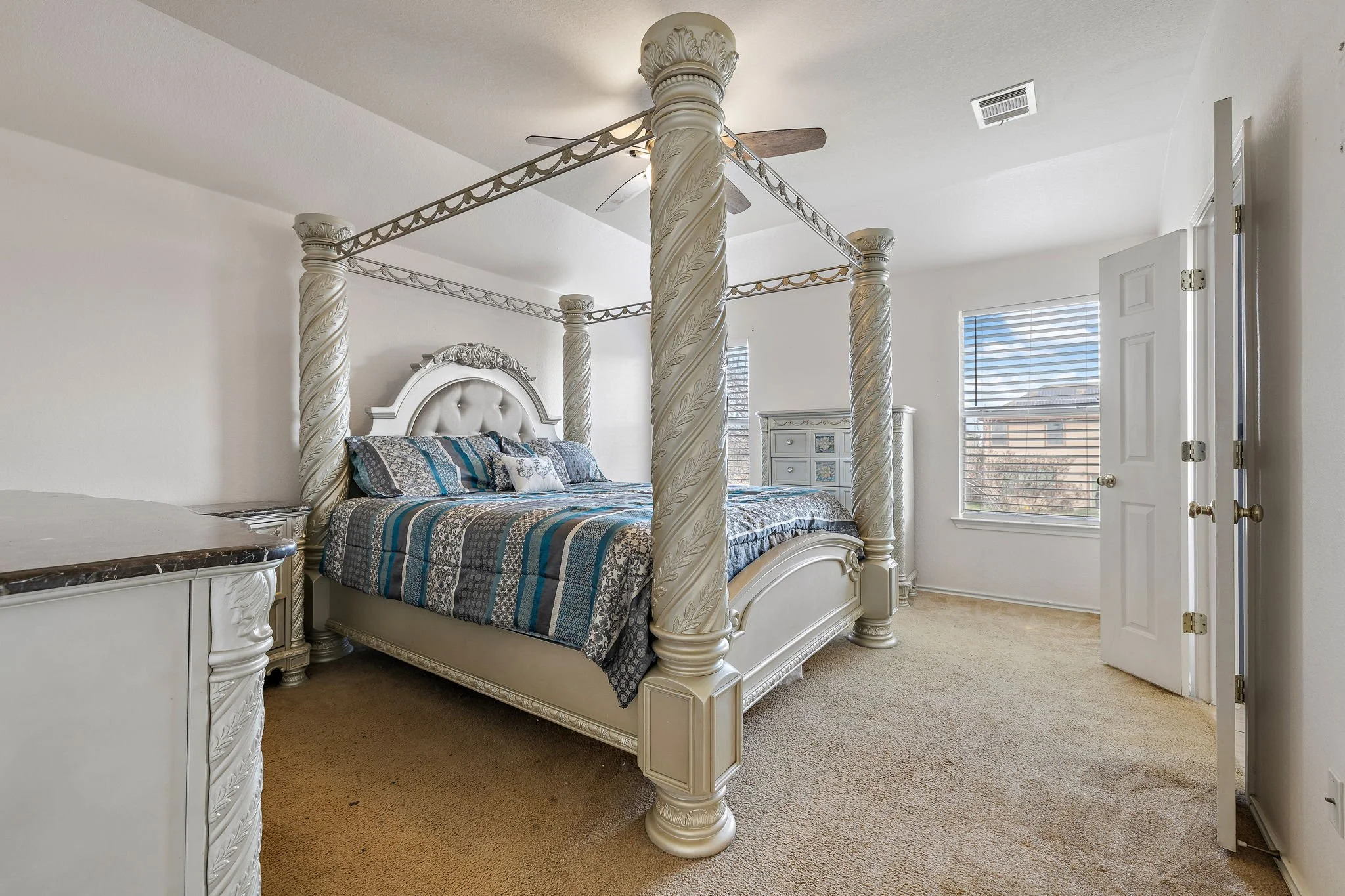 17-web-or-mls-114 Almquist St KCP 021826 - 45.jpg