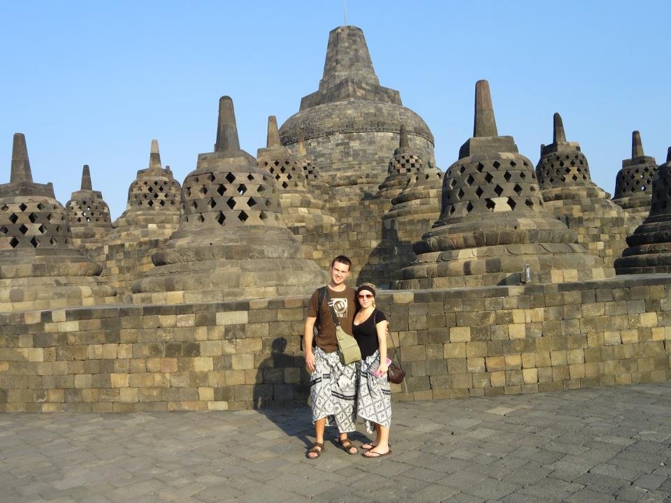 Couple-explore-Borobudur .jpg
