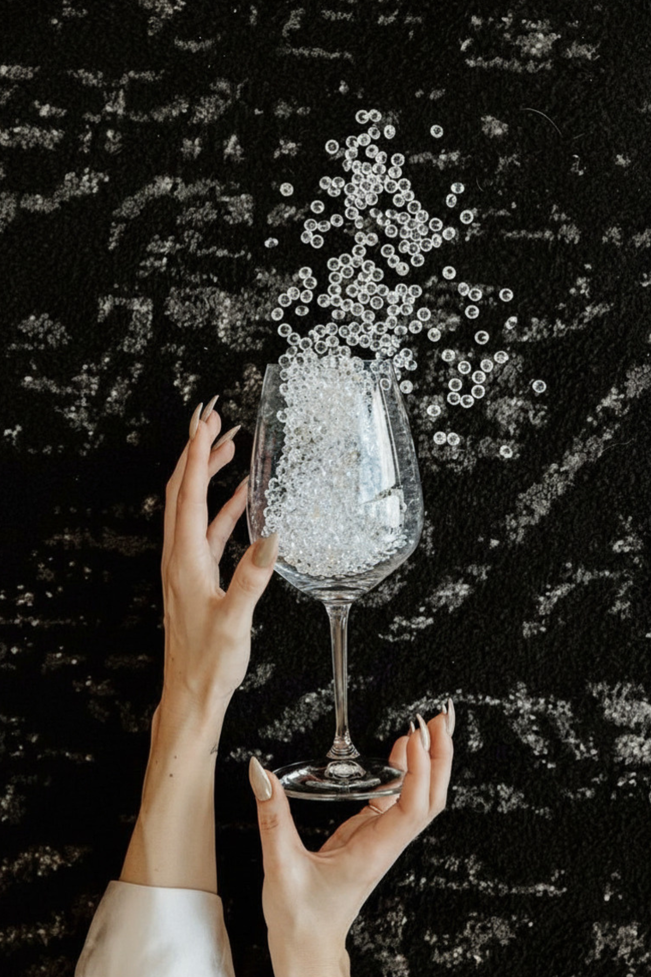 Ashley Bella Astrology. Professional Astrologer. Astrology and Wine pairings. Astrology Readings. Zodiac Signs. Birth chart. Group astrology events. Minnesota Astrologer. 