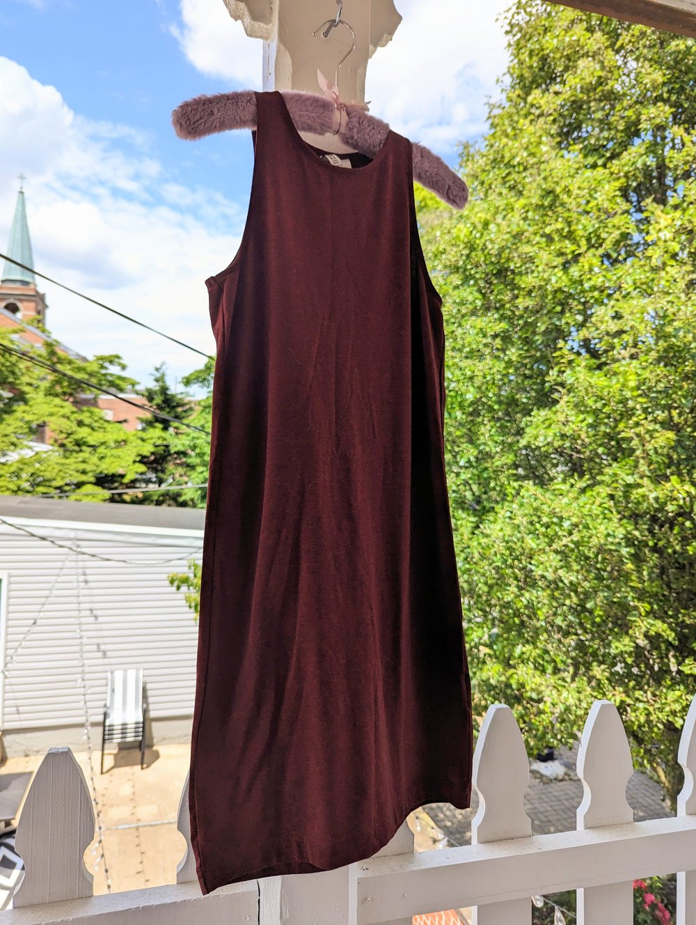 Divided by H&M Basic Burgundy Red Heather Sleeveless Dress (M) Savill's Secondhand Divided by H&M Basic Burgundy Red Heather Sleeveless Dress (M) Savill's Secondhand