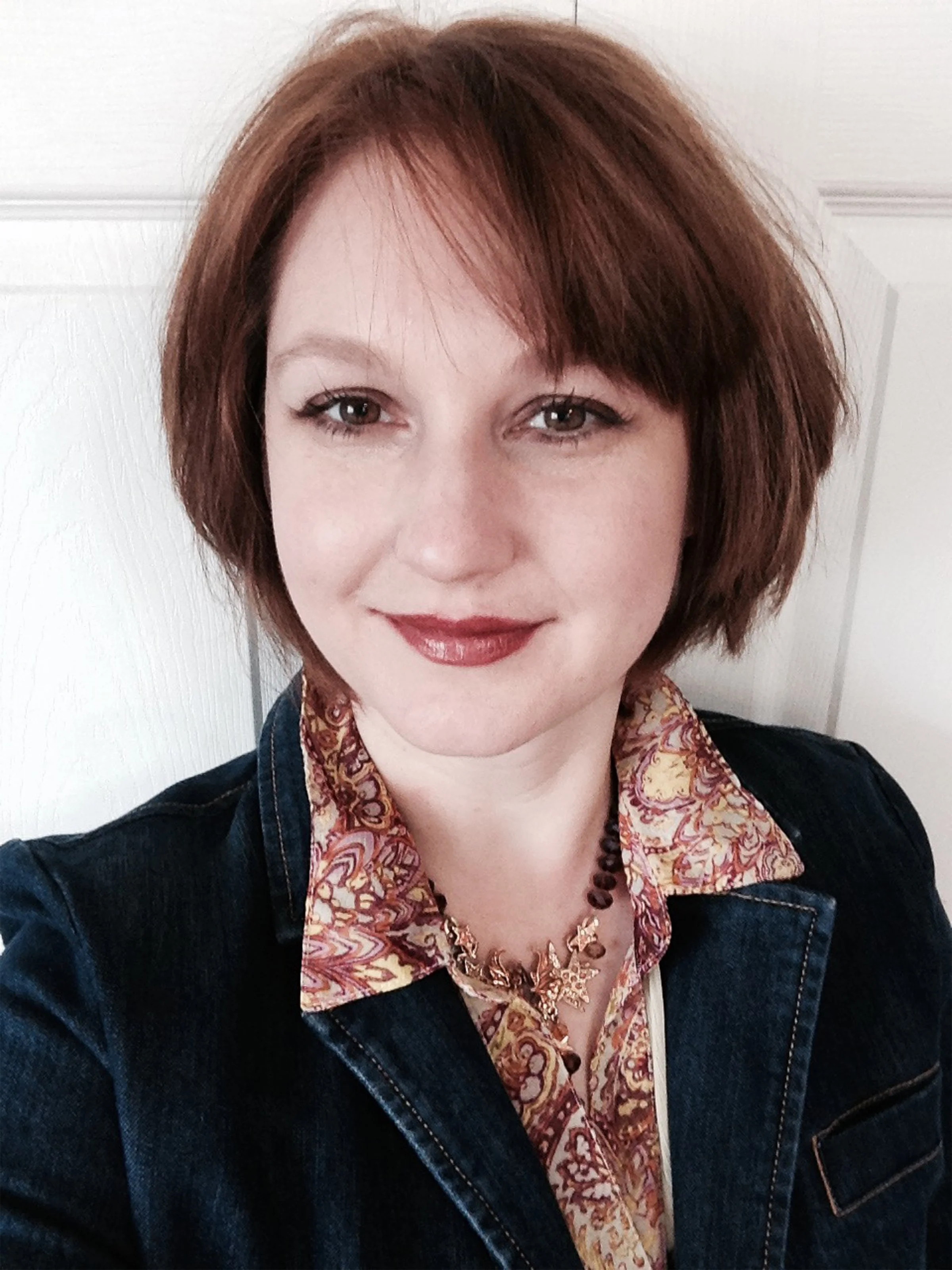 Laura Bickle 
Laura Bickle writes fantasy, urban fantasy, and horror. Her books have earned starred reviews from Publishers Weekly and Kirkus. Her work has been included in the American Library Association’s The Amelia Bloomer Book List and the Stat