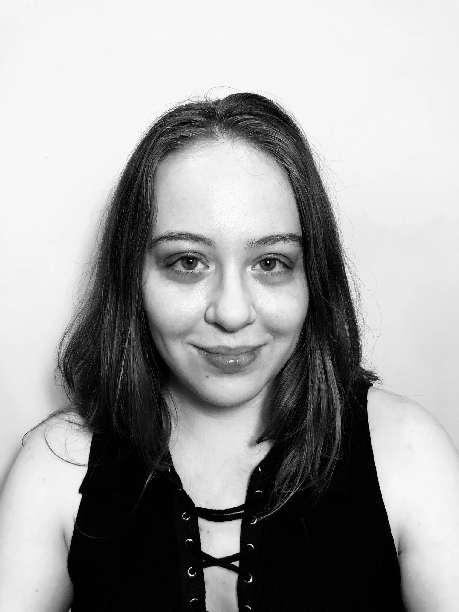 Taran Hunt 
Taran Hunt is the author of the space opera treasure-map adventure THE IMMORTALITY THIEF (Solaris). She’s interested in physics and languages. She lives in New York City with her partner and their increasingly round cat. (HB)