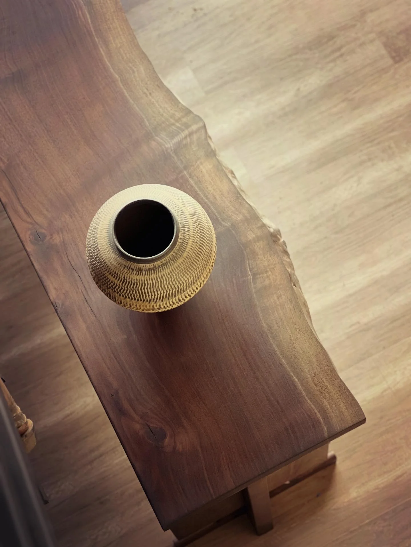 Andres Luer - Atelierluer - INTRECCIO CREDENZA | WALNUT - wood grain detail