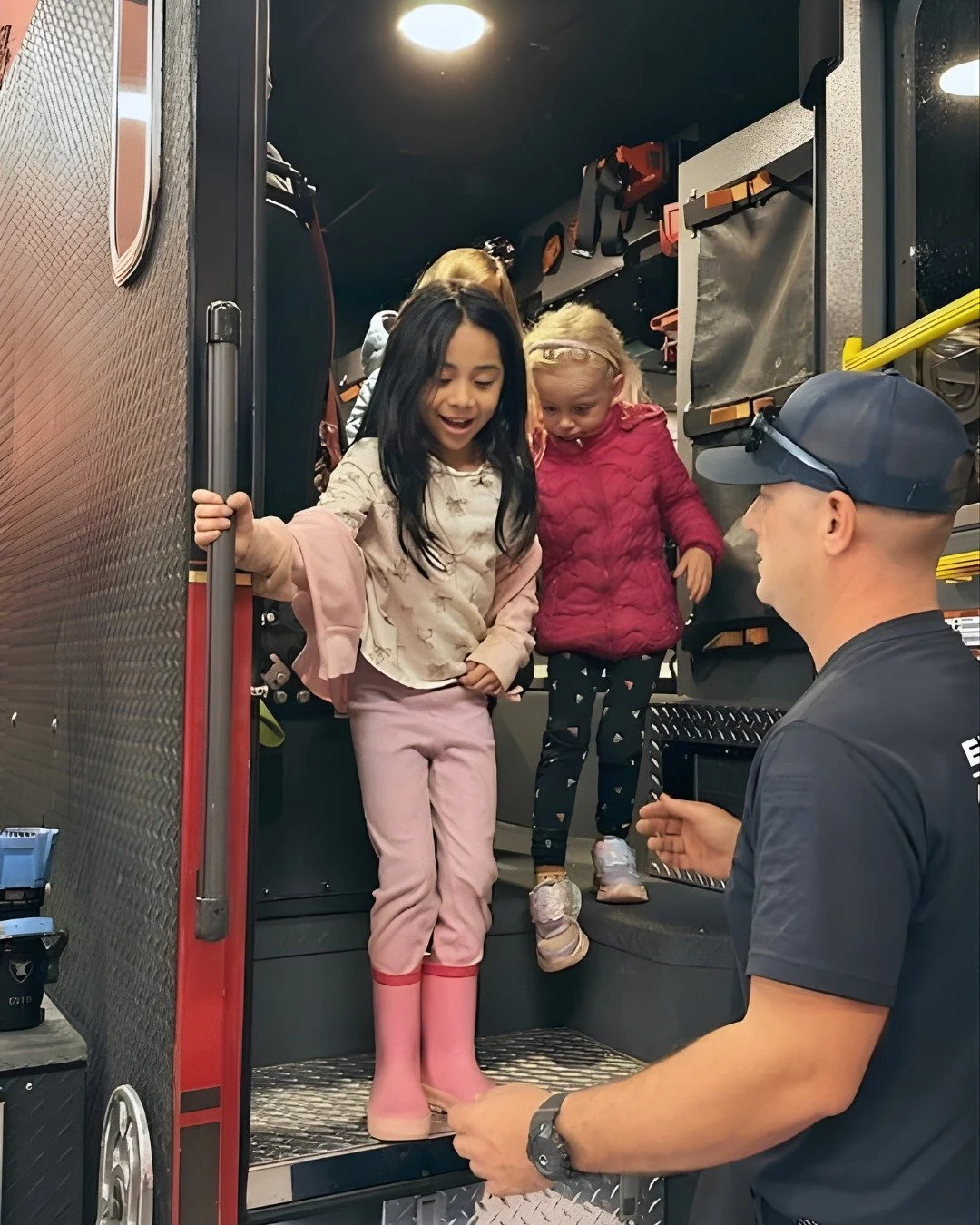 This week, our first graders got to visit the East Valley Fire Department! While there, they not only learned about fire safety, but got to see a fire fighter in full gear AND explore a fire engine! 

Thank you for welcoming our students in this week