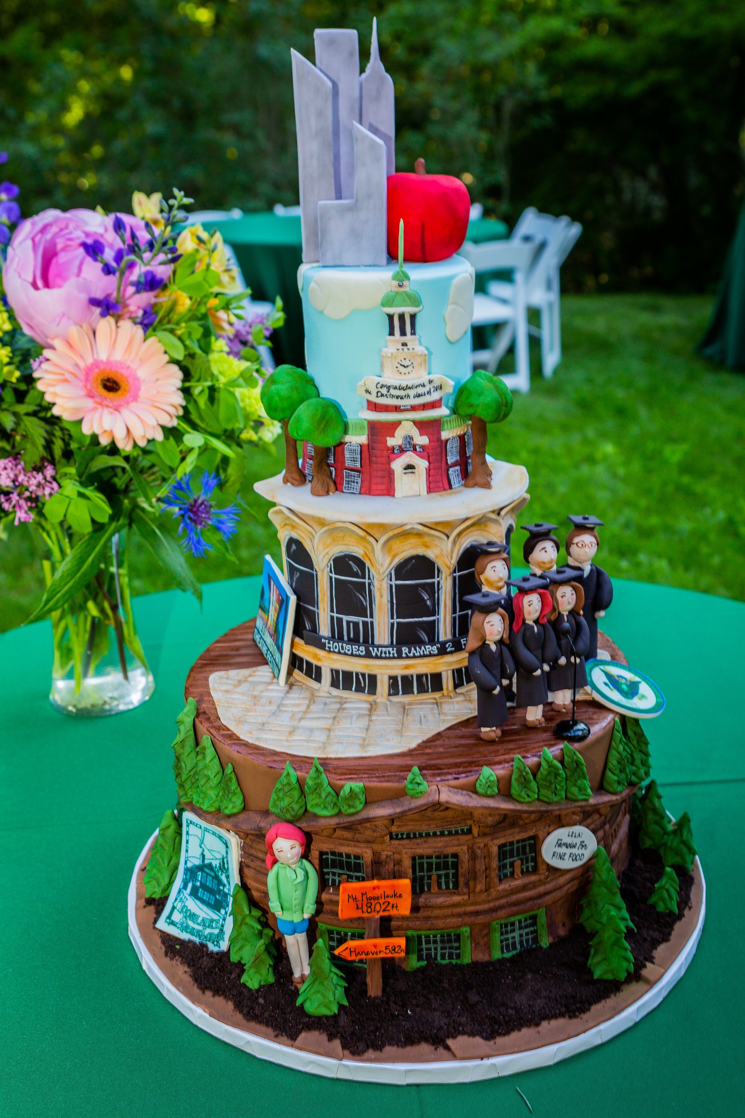 college graduation cake - dartmouth