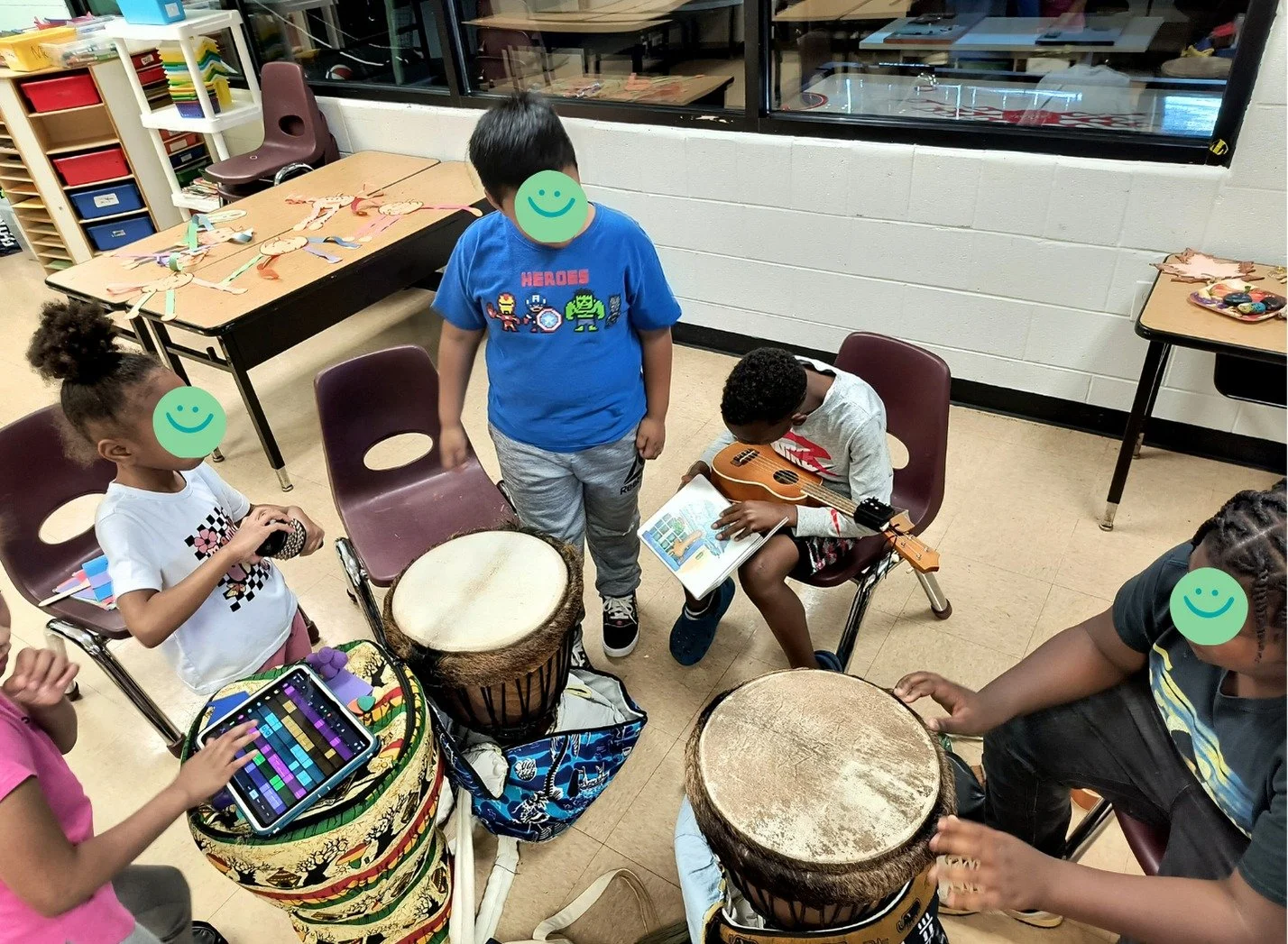 Kids in this group explored electronic beat-making, drums, hand-held percussion, ukulele, and singable/rappable books! 🎵 🥁 
Led by a music therapist, the goals of this group are not educational in nature, rather, goals include things like providin