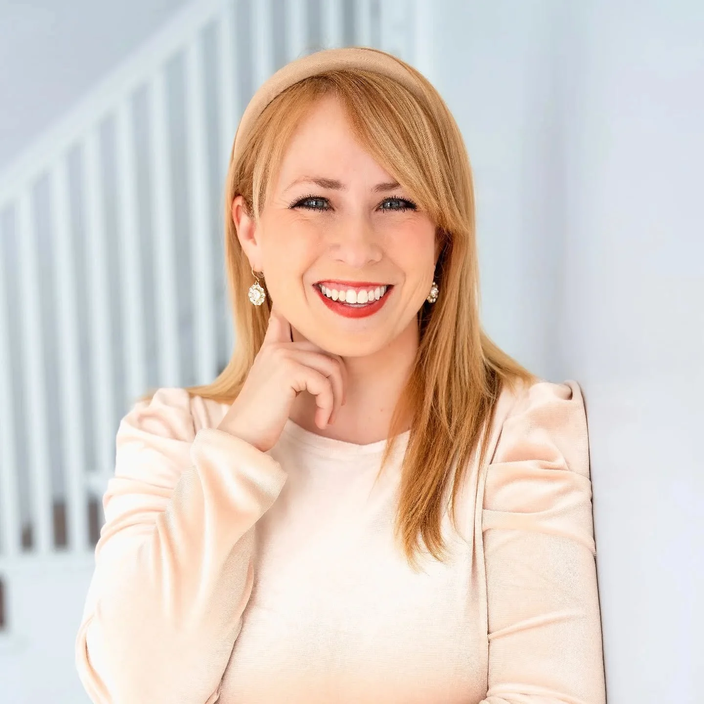 Help us welcome Erin Aubrey Batkiewicz, MM, MT-BC to the Wildwood team!  We are so excited to have her with us and for our clients to experience her thoughtful and creative approach to care.

Erin holds a master's degree in music therapy from The Uni