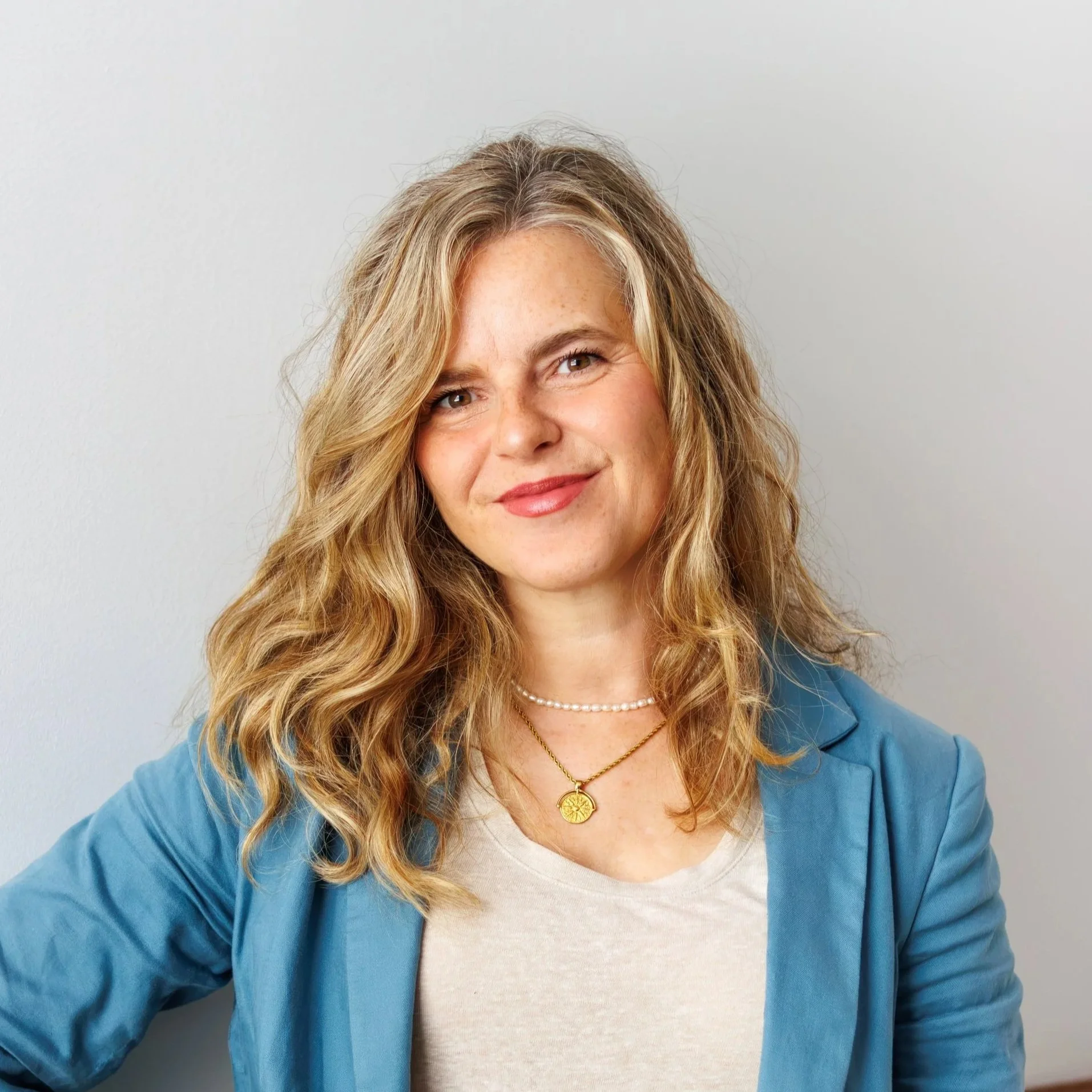 Kelly Bos Therapist, Kelly Bos Therapy Orillia, Orillia Therapist, Therapy in Orillia, Therapy for Anxiety, Therapy for Depression, Couples Therapist, Couples Therapy Orillia, Trauma therapist Orillia, EMDR therapist