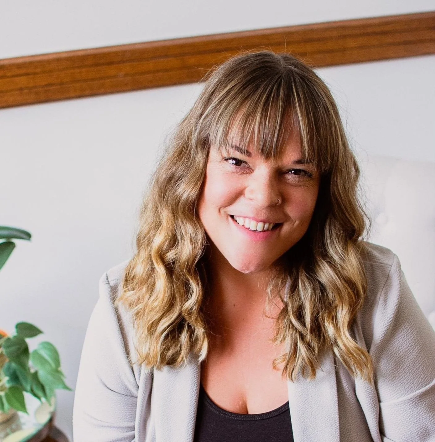 Clare Wells Therapist, Therapist Orillia, Orillia therapist, Orillia therapy, children's therapy, therapy for teens, therapy for youth, depression therapy, anxiety therapy