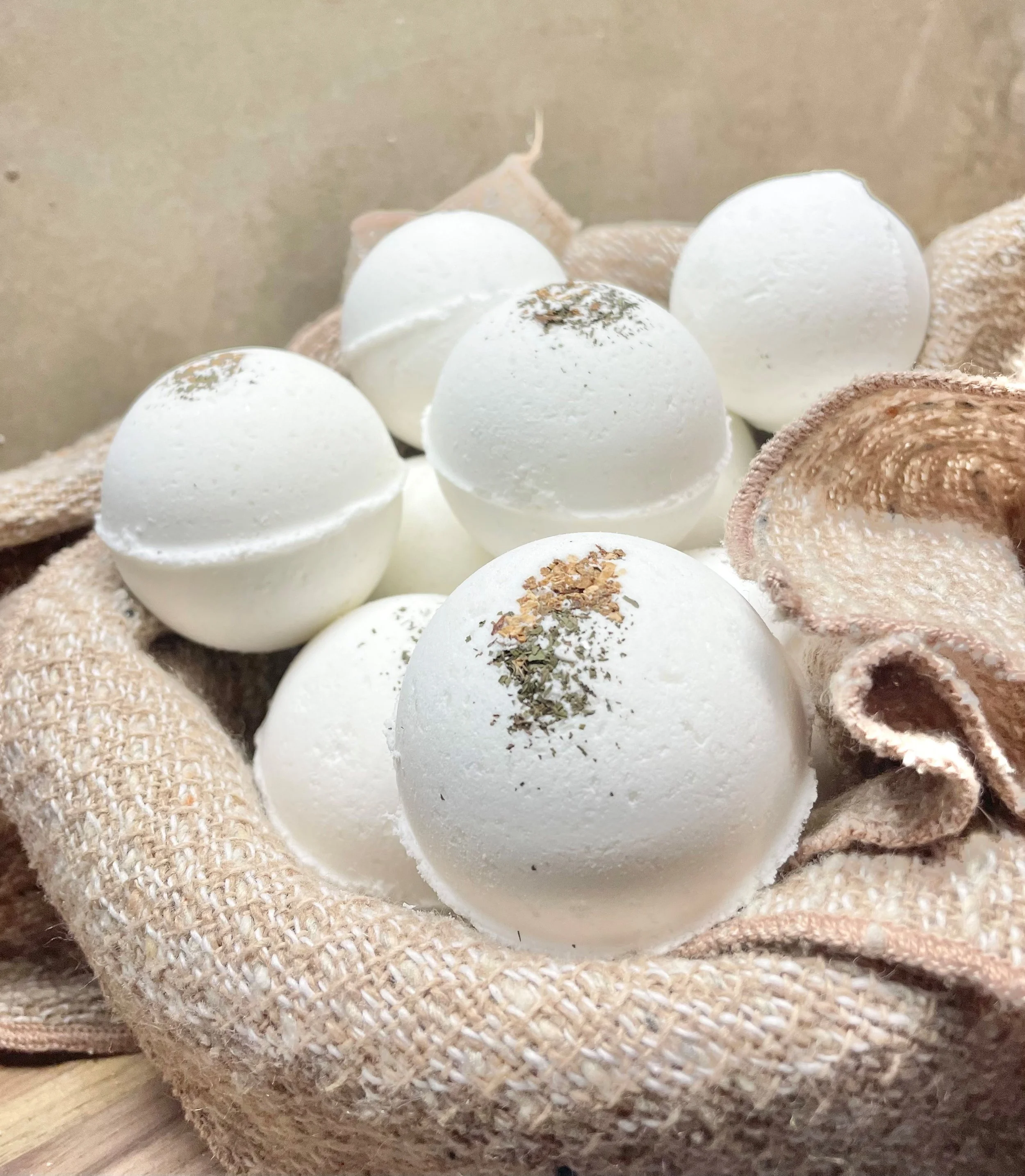 spearmint lemon bath bomb.jpg