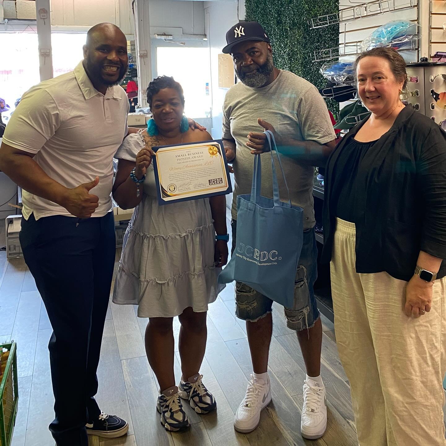 🎉 Congratulations to Wavey Accessories! 🎉
We are beyond proud to celebrate Wavey Accessories for receiving the 2025 Pioneer Award as part of the Jersey City Small Business Service Awards! 🏆✨
Nominated by the incredible Couilman Gilmore and recog