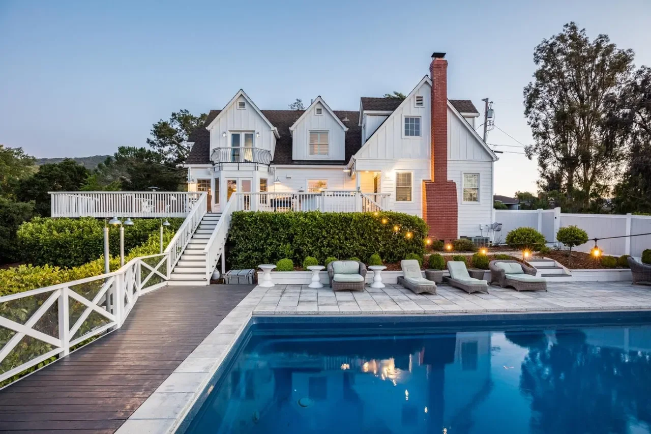 16466 Bonnie Ln 001.webp