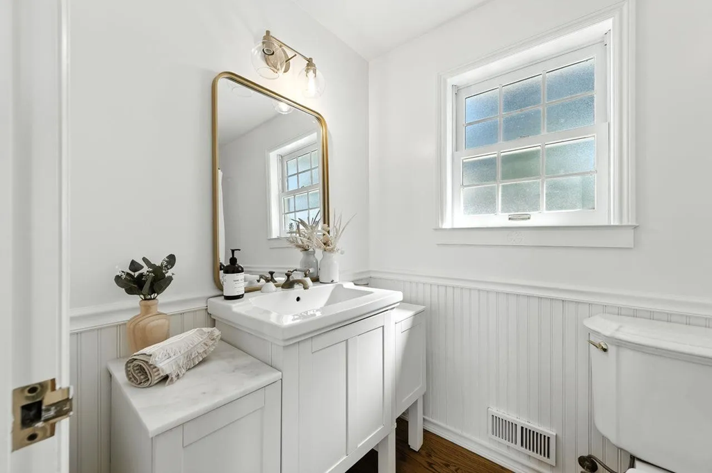 1422 W Selby Ln 022.png