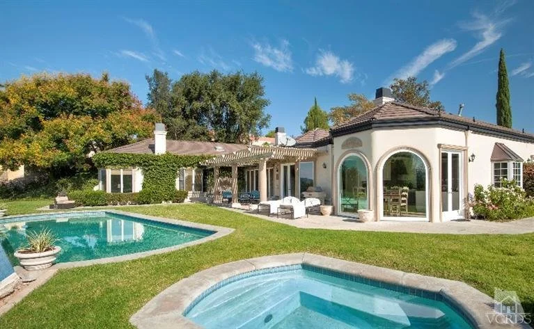 4706 Sunnyhill St 001.jpg