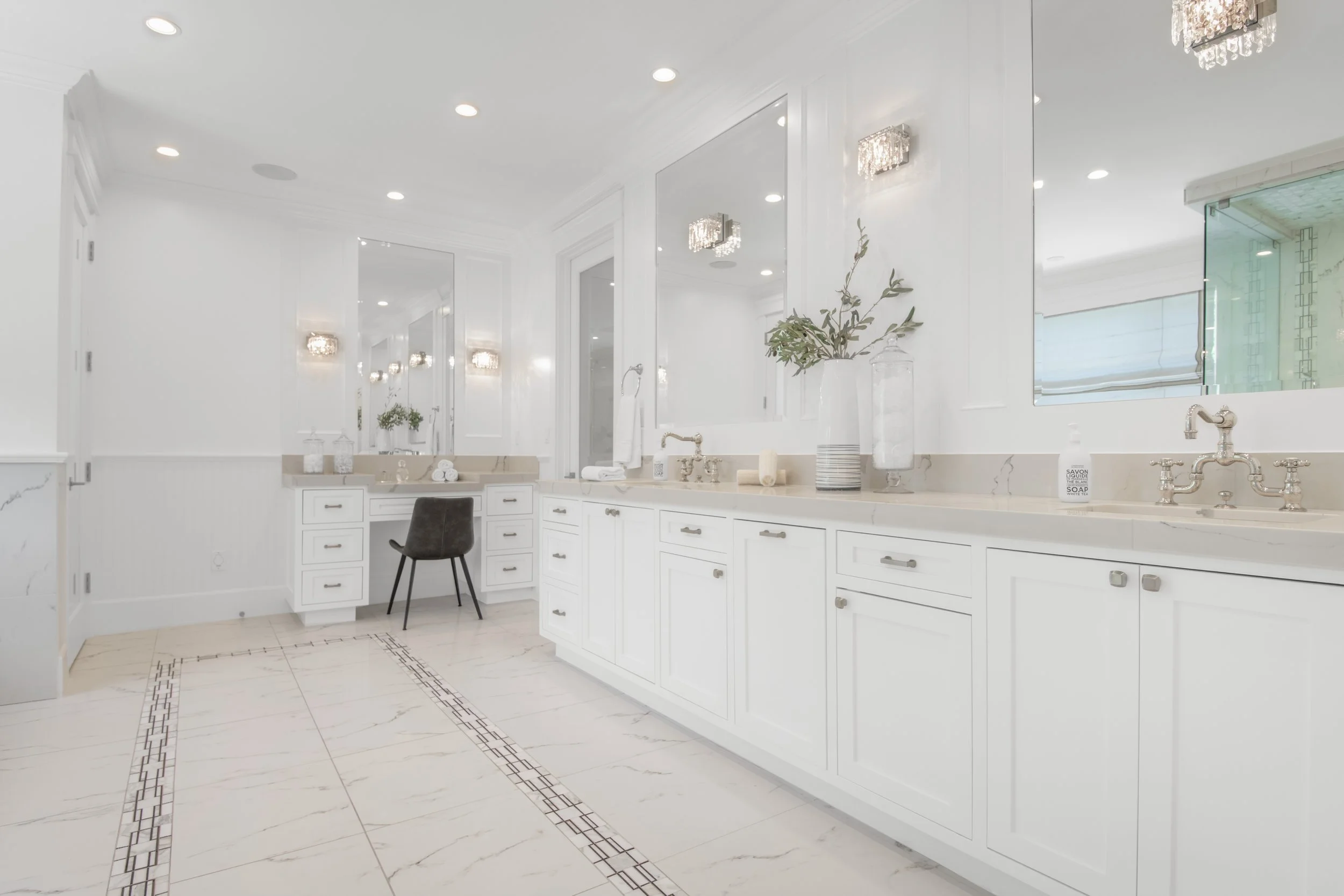 5111 Greenbush Ave pri bath 5.jpg