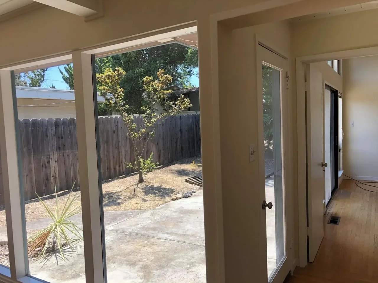 4256 Ruthelma Ave 008.webp