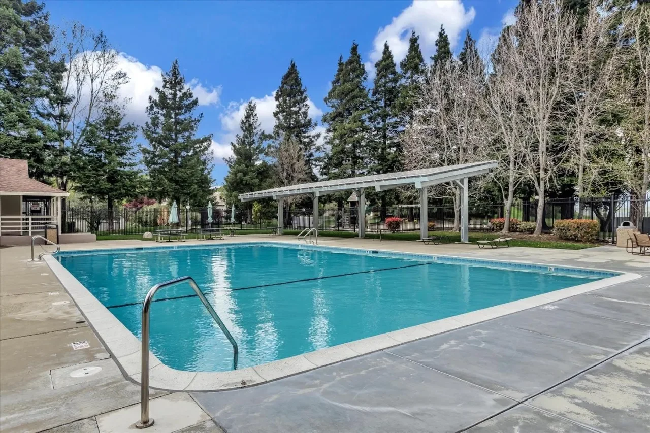 1704 Fountain Springs Cir 031.webp