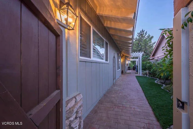 4034 Whitesail Cir 003.jpg