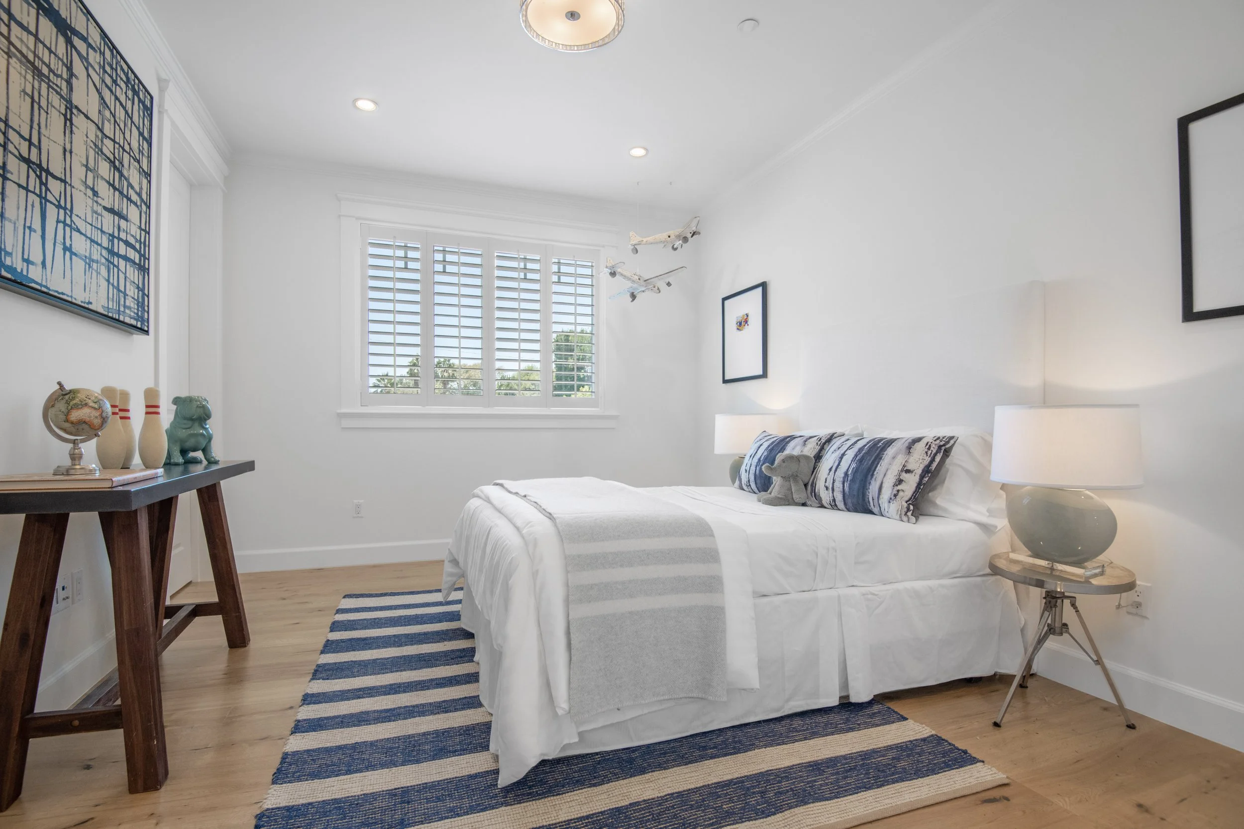 5111 Greenbush Ave bed 1.jpg