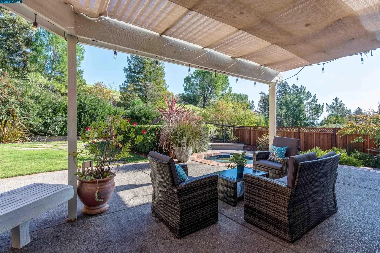 416 Saddlebrook Ln 023.webp