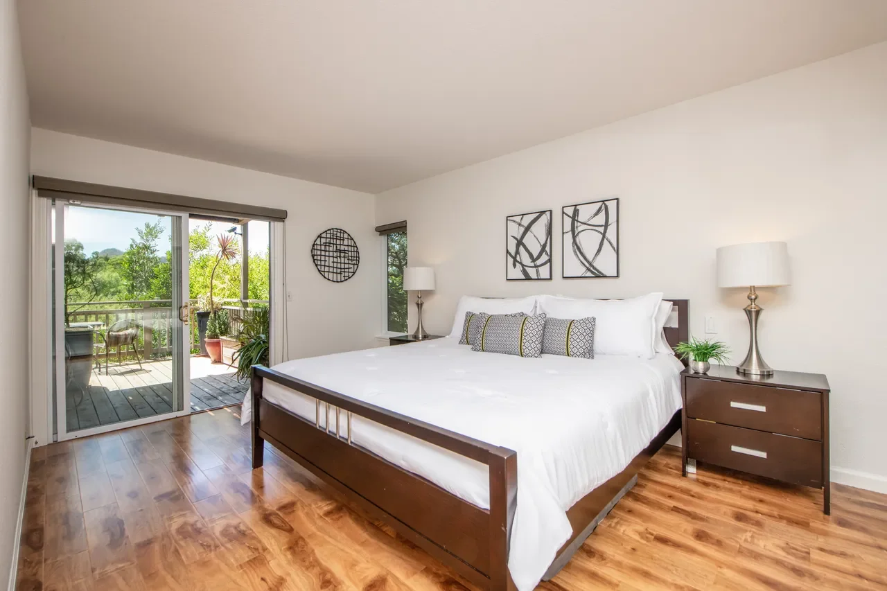 109 Headlands Ct 016.webp