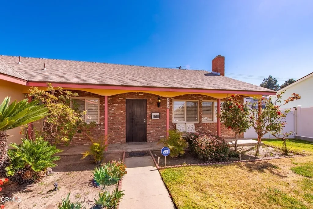 3090 Dwight Ave 003.webp