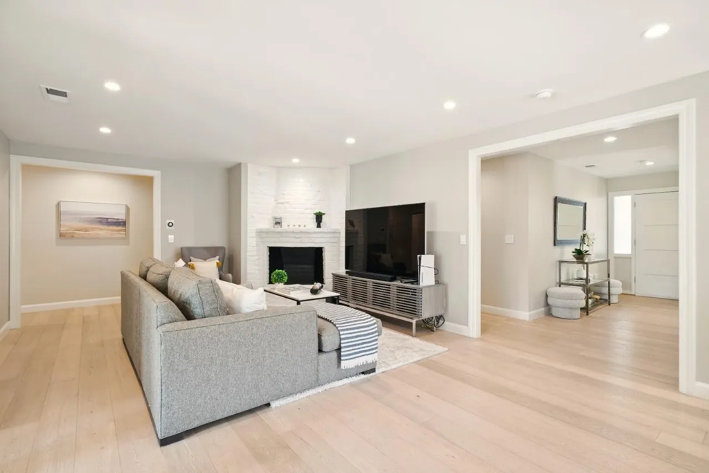 660 Giralda Dr 010.png