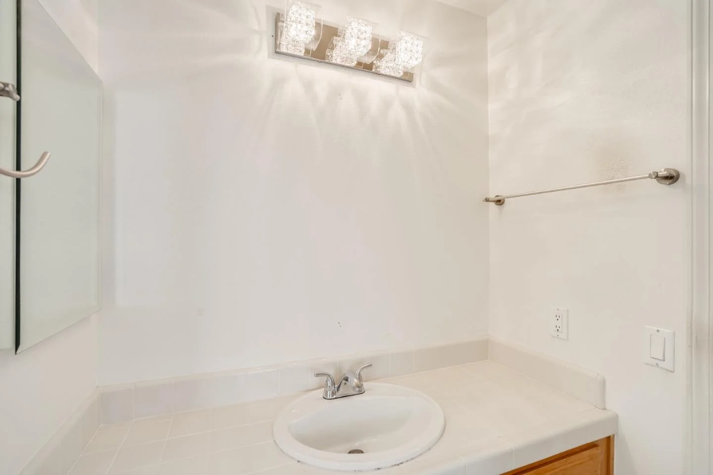 1530 Redding Park Ln 025.jpg