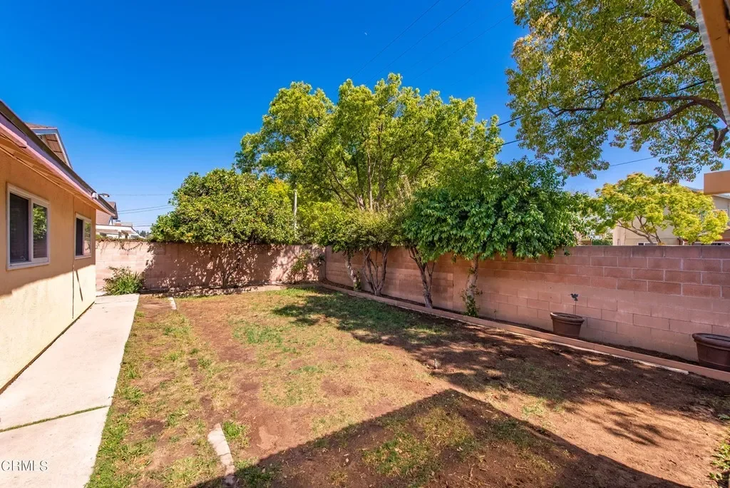 3090 Dwight Ave 025.webp