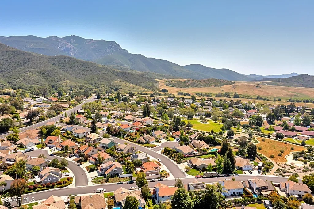 1037 Meadowcrest St 044.webp