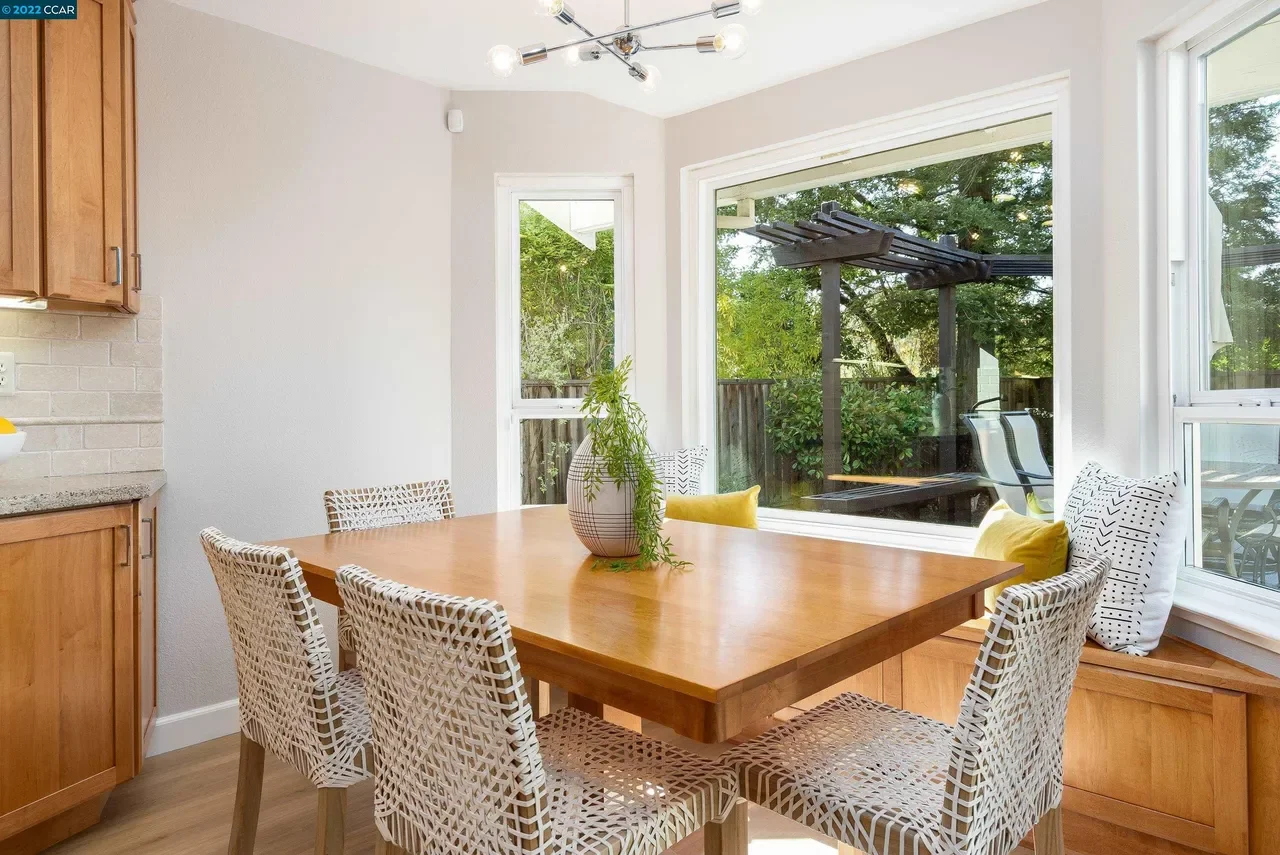 48 Longwood Ct 009.webp