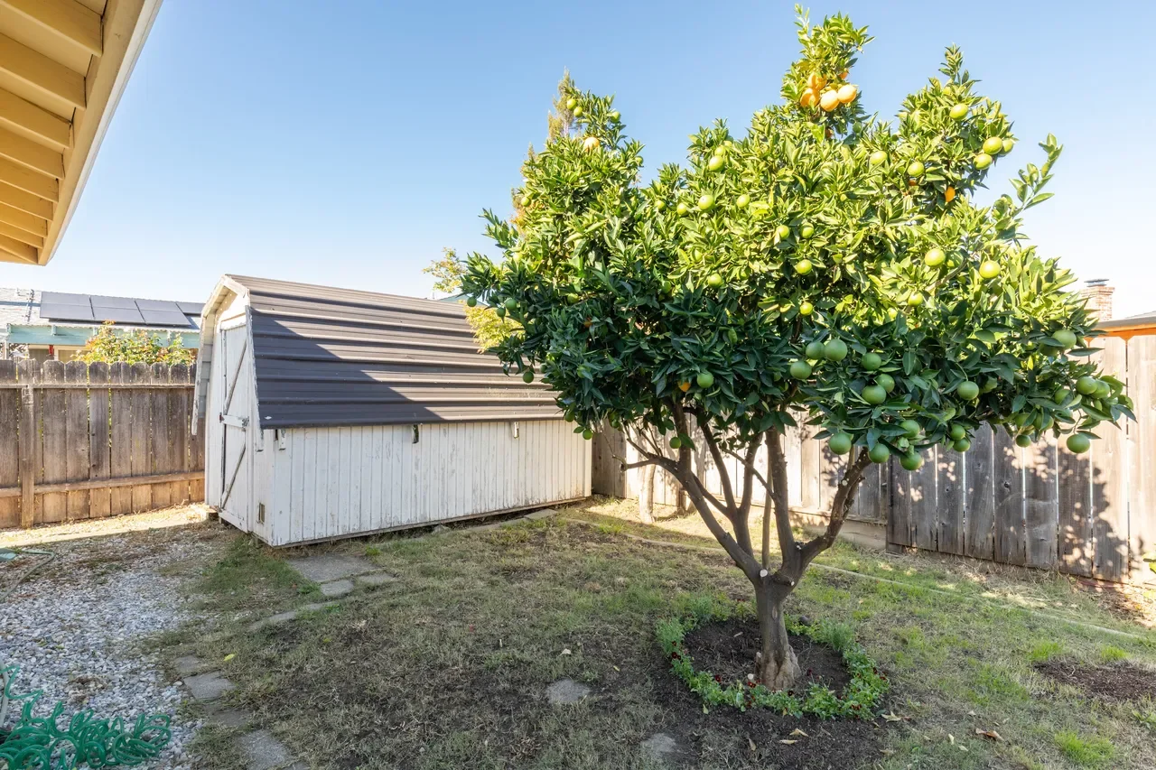 2070 Kaywoodie St 034.webp