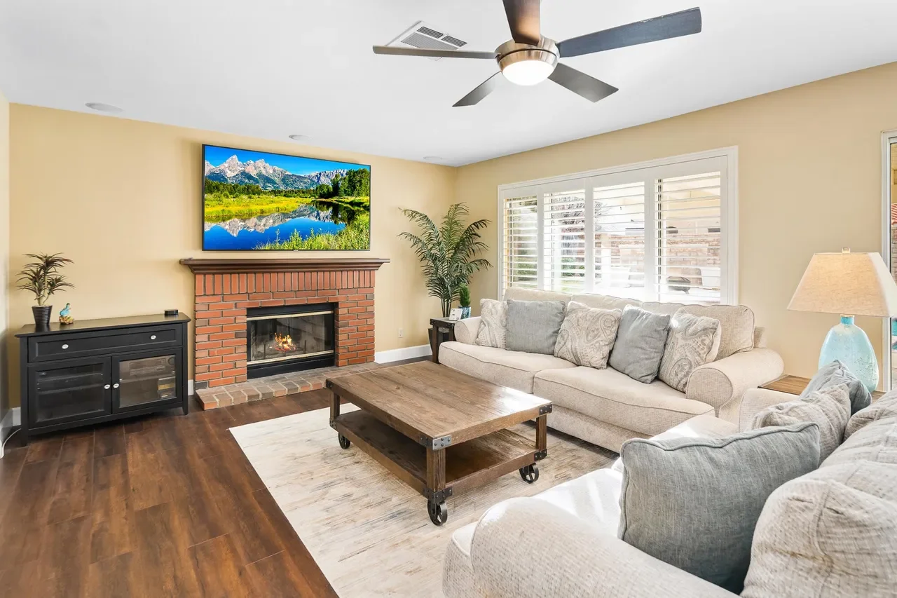 41245 Sequoia Ave 022.webp