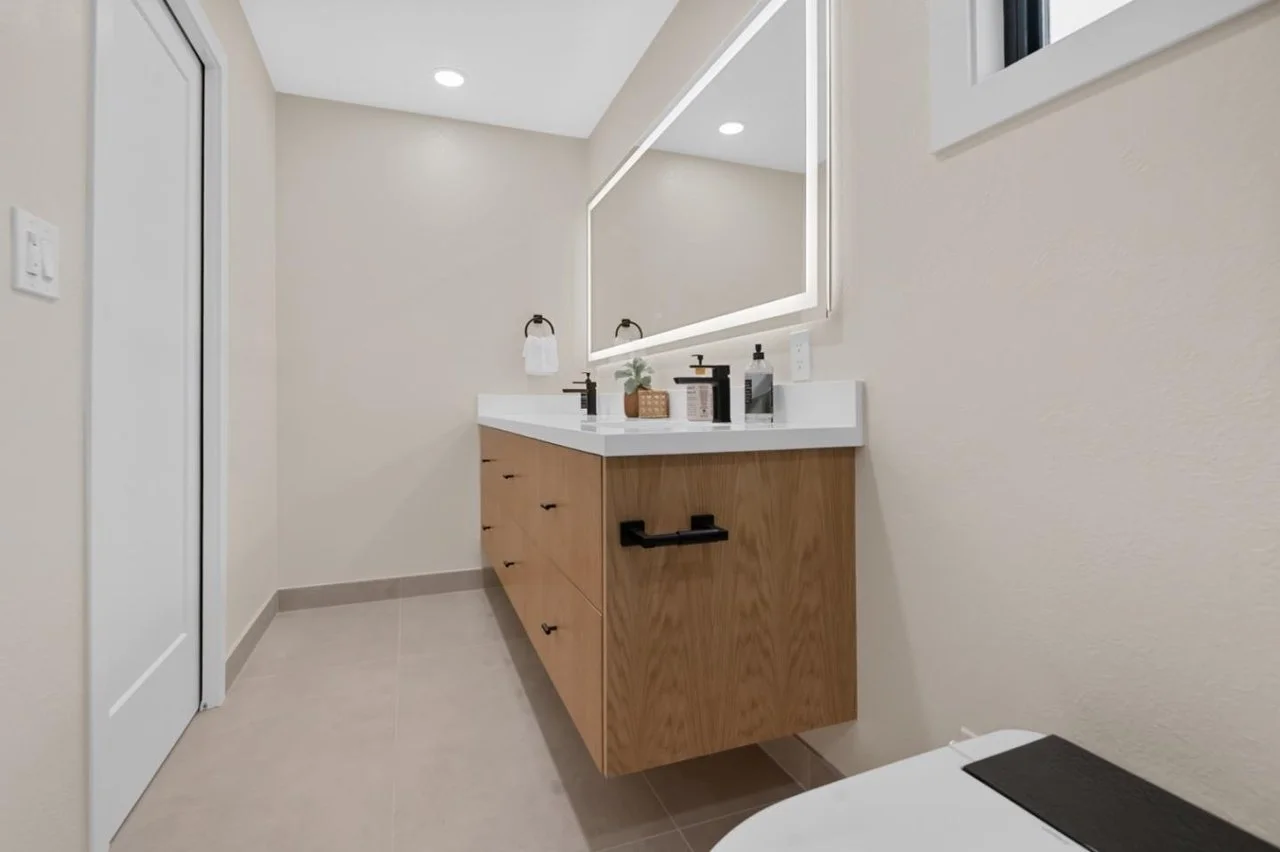 659 Meadow Creek Dr 018.jpg