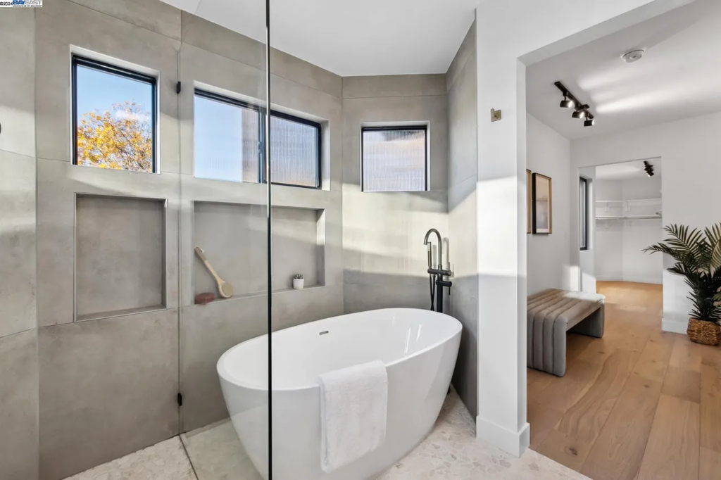 1733 Kelly St 016.png