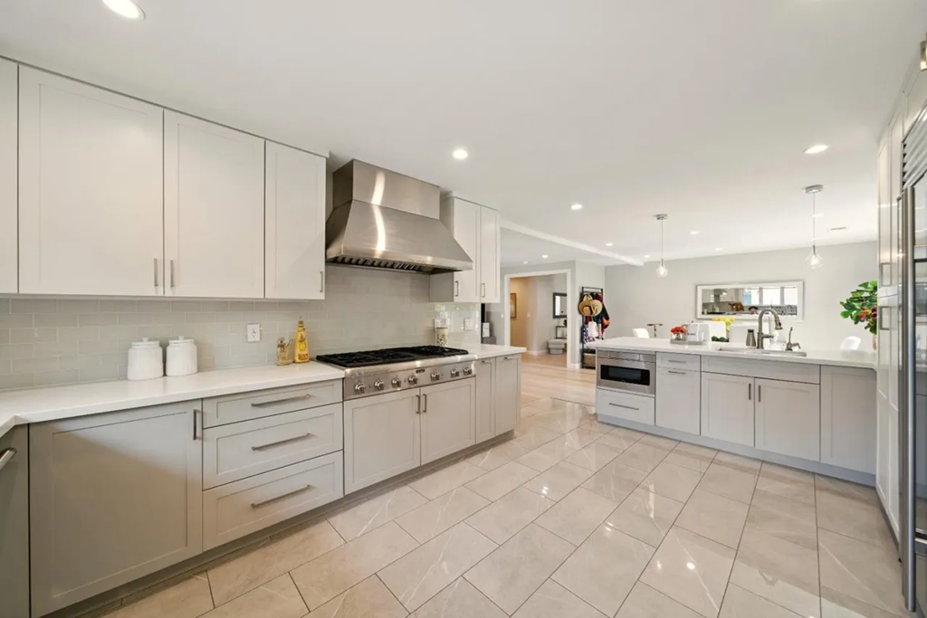 660 Giralda Dr 023.png