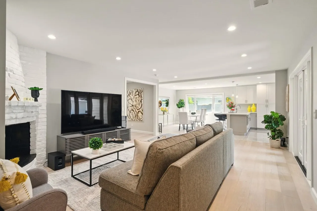 660 Giralda Dr 013.png