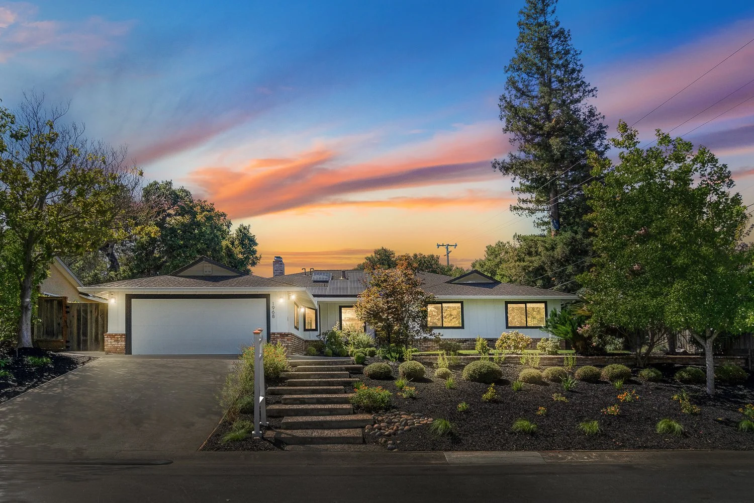 1968 Fallen Leaf Ln, Los Altos