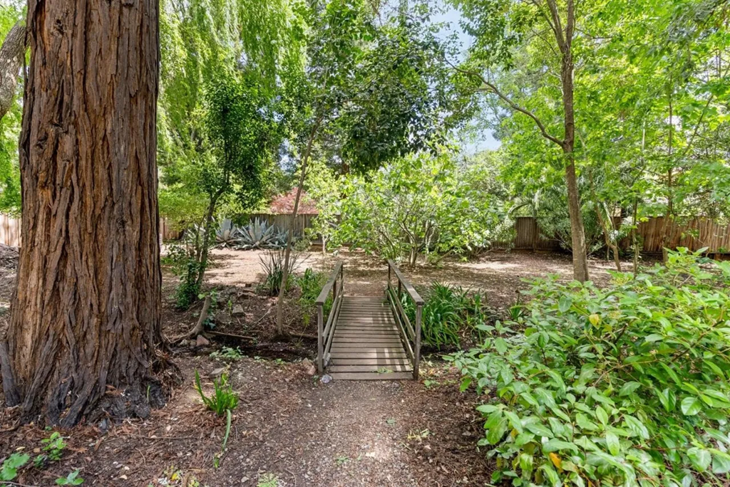 24401 Summerhill Ave