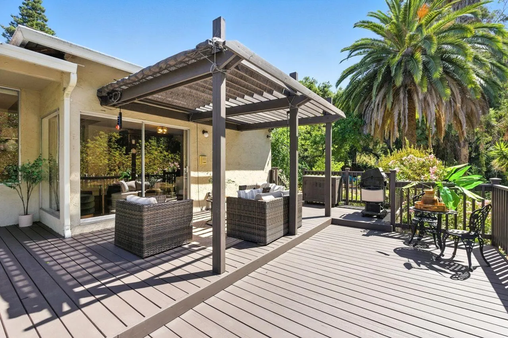 2040 Longden Cir 026.png