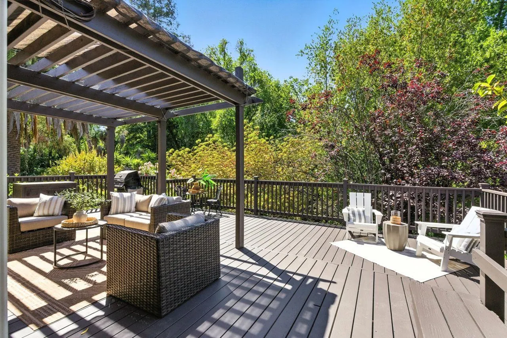 2040 Longden Cir 025.png