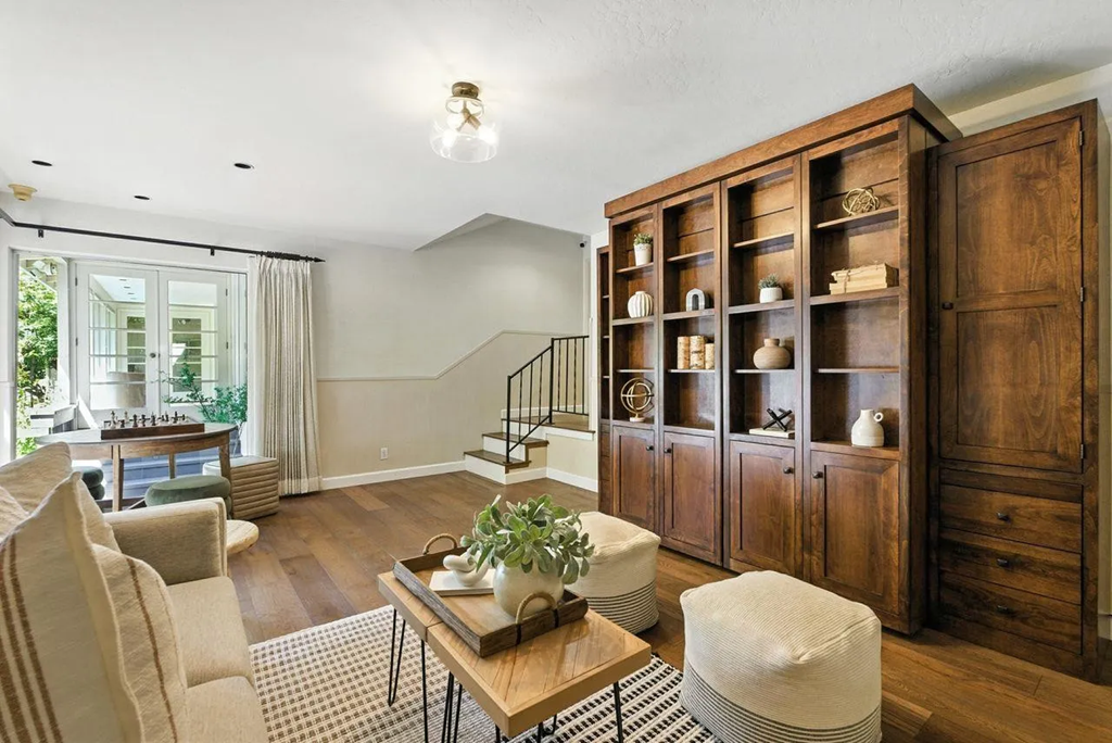 2040 Longden Cir 020.png