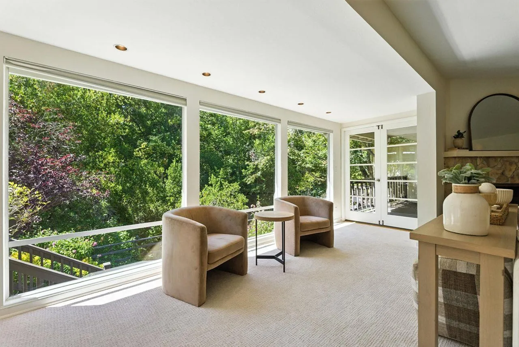 2040 Longden Cir 016.png