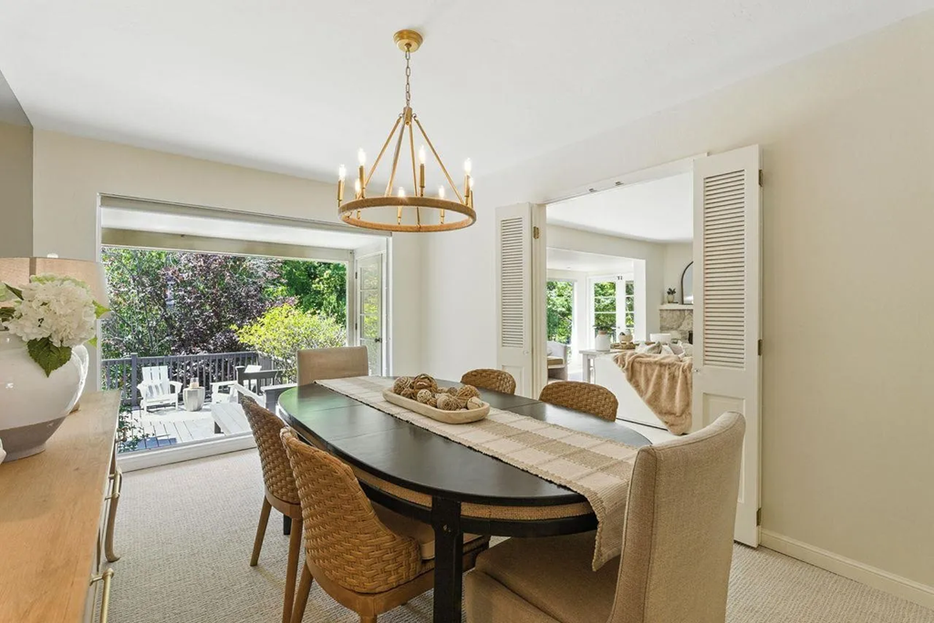 2040 Longden Cir 014.png