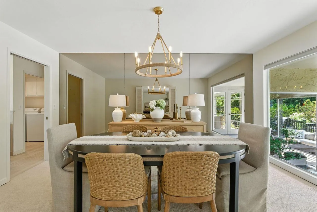 2040 Longden Cir 013.png