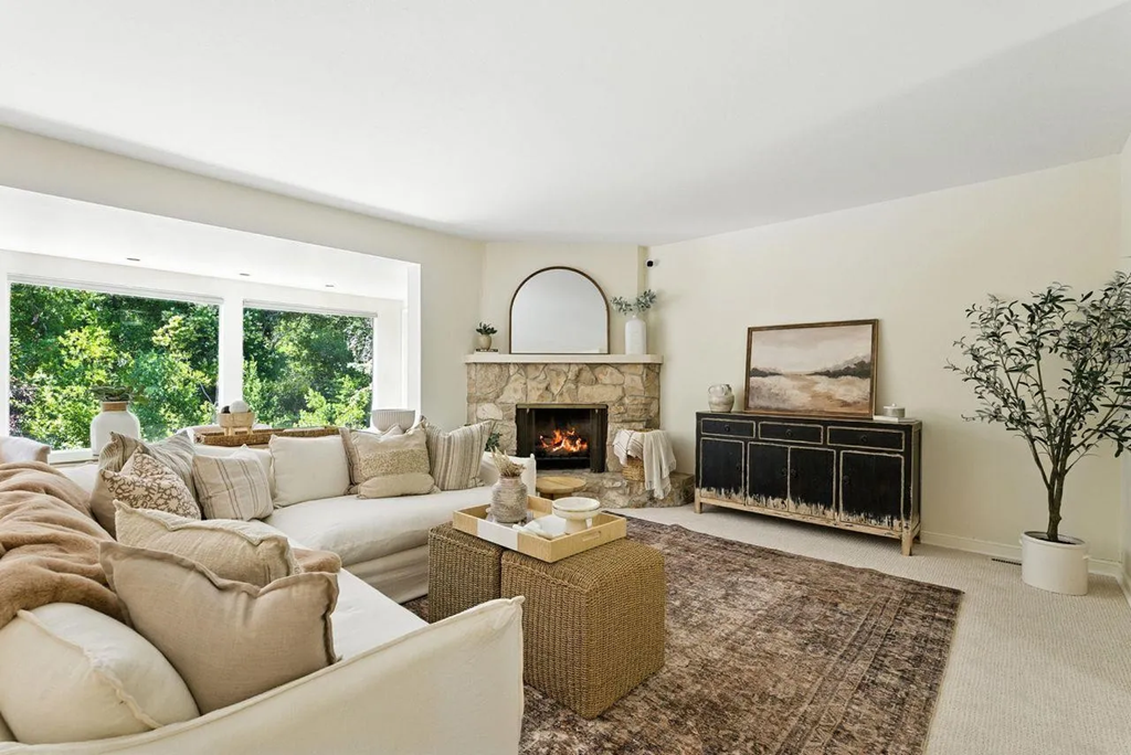 2040 Longden Cir 011.png